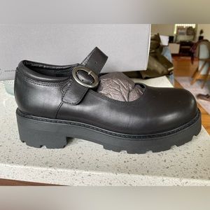 Women’s Mary Jane shoe size 11